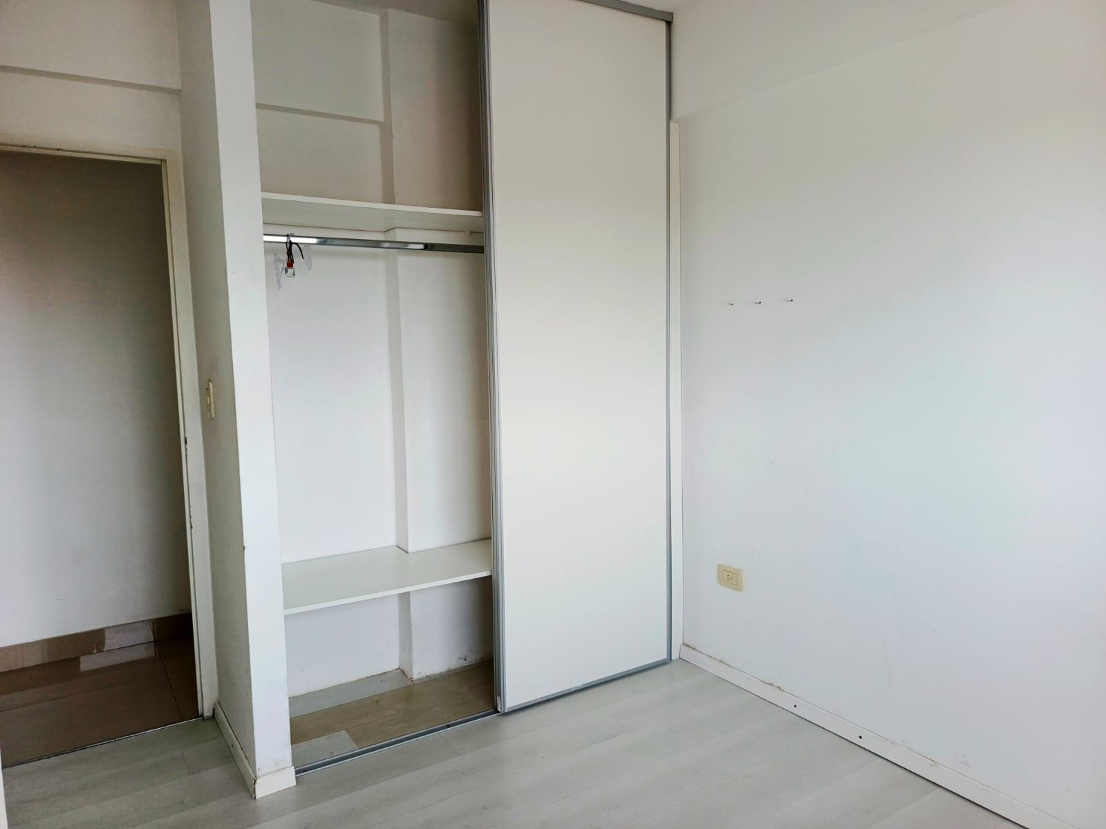 DEL VALLE IBERLUCEA 3500 · Lanús — foto 12