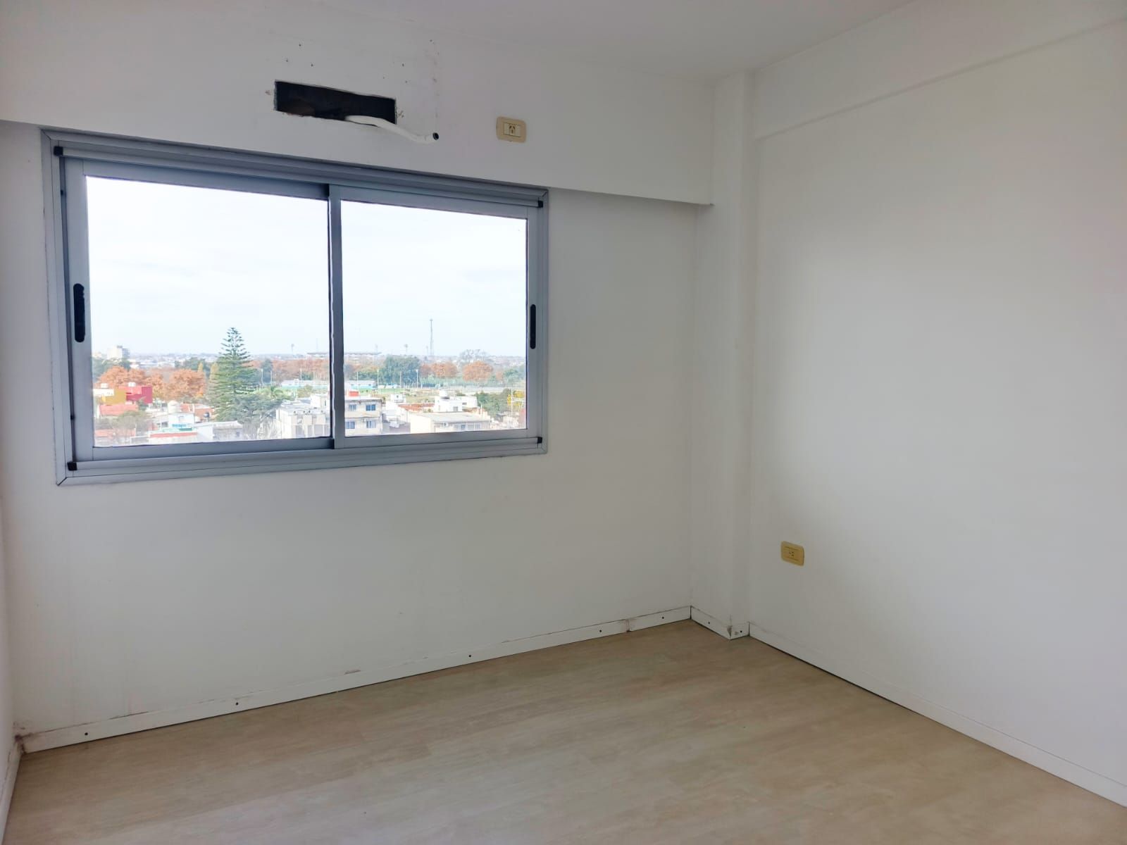 DEL VALLE IBERLUCEA 3500 · Lanús — foto 13