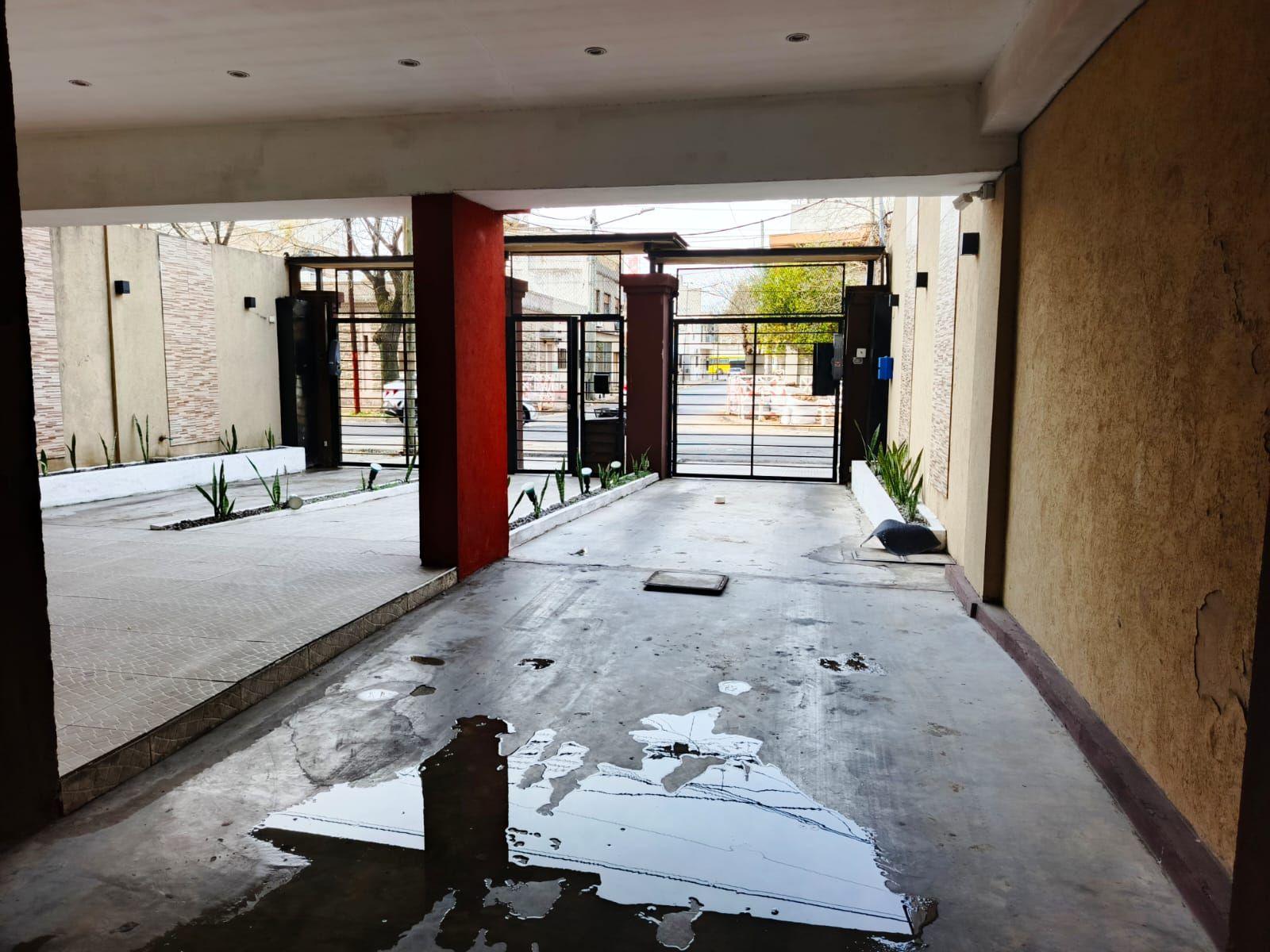 DEL VALLE IBERLUCEA 3500 · Lanús — foto 18