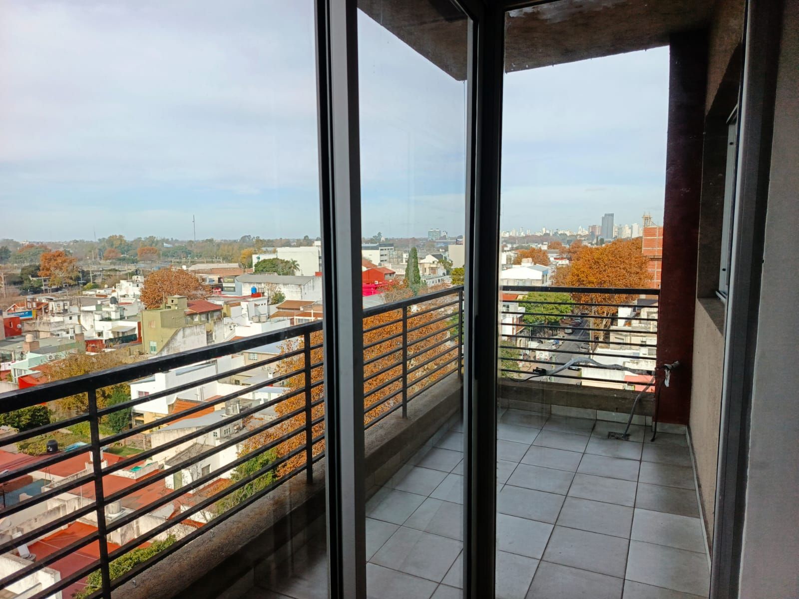 DEL VALLE IBERLUCEA 3500 · Lanús — foto 5