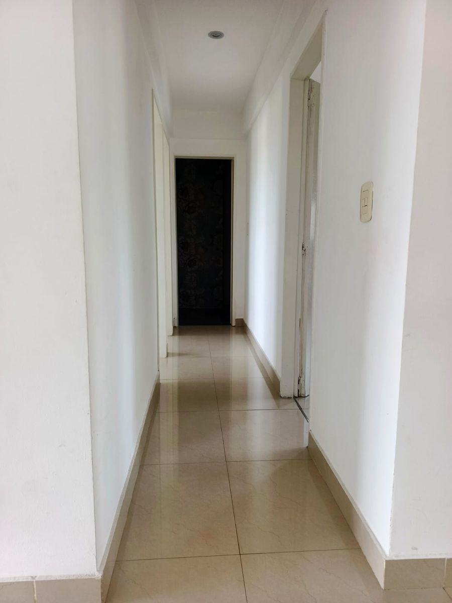 DEL VALLE IBERLUCEA 3500 · Lanús — foto 7