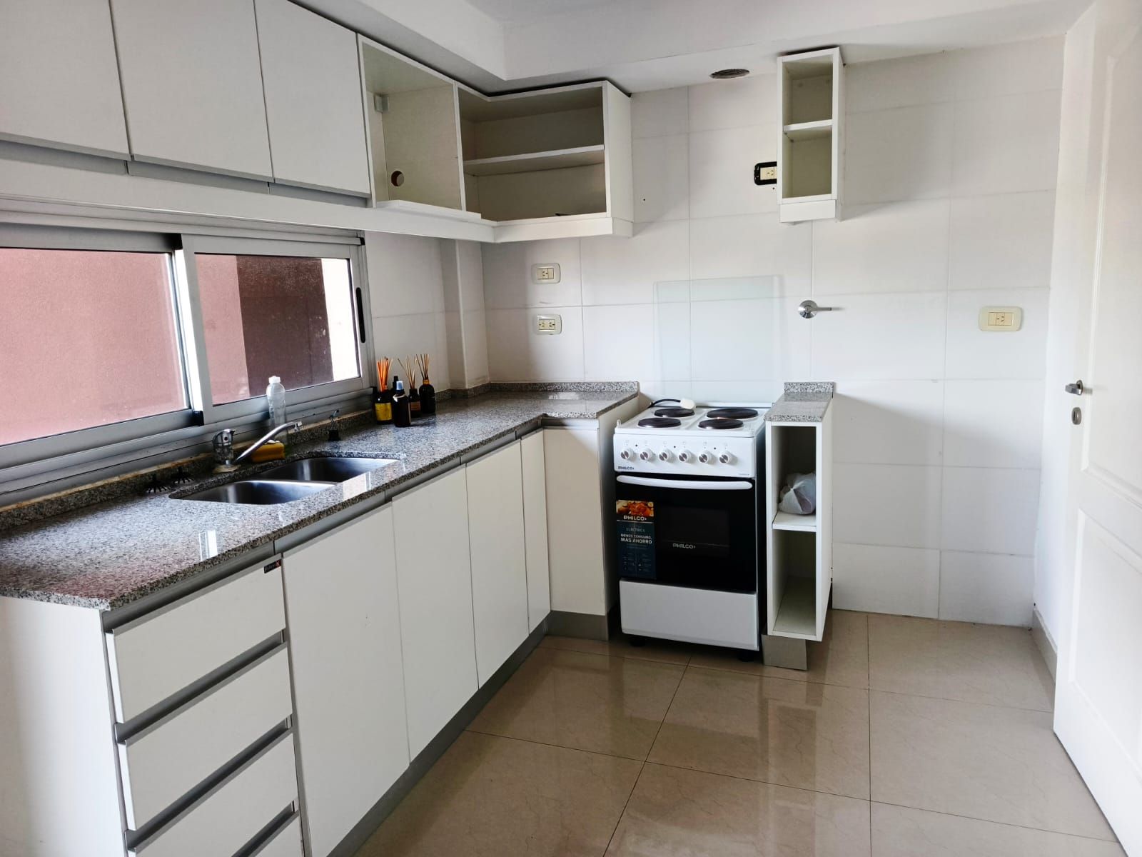 DEL VALLE IBERLUCEA 3500 · Lanús — foto 9