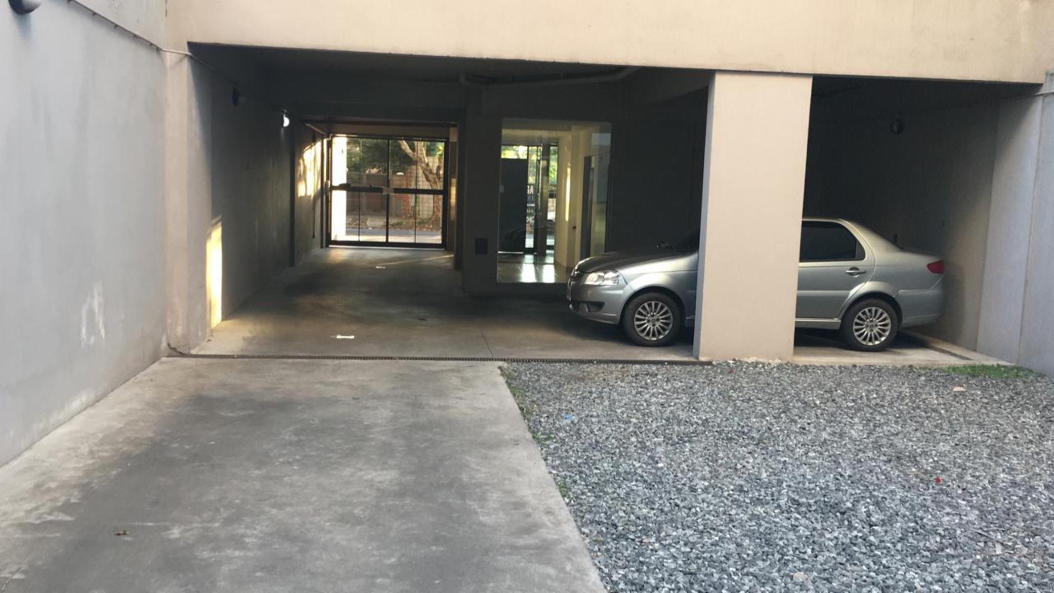 Sucre 300 2 B · Morón — foto 4