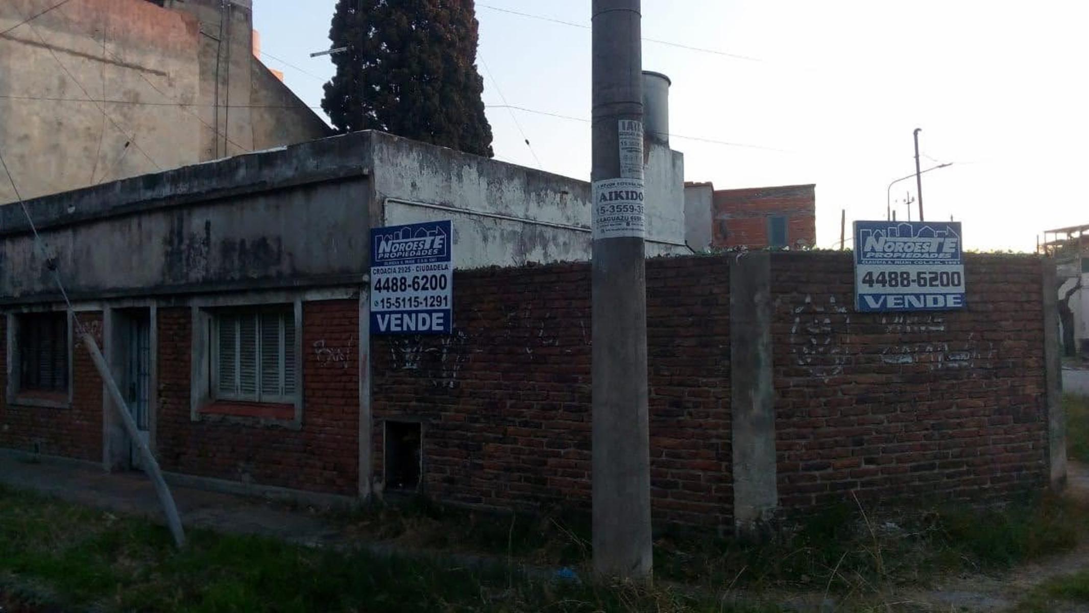Esquina para reciclar de 12 x20m  ideal para refaccionar o nuevo emprendimiento