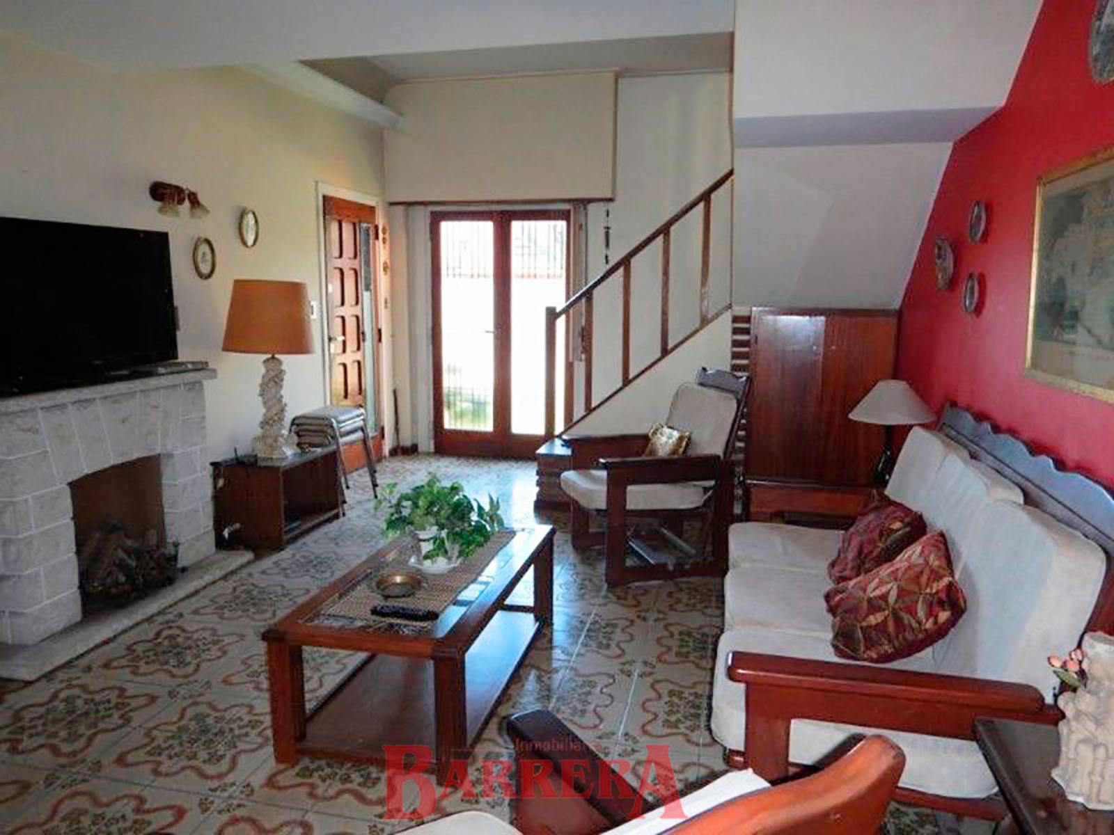 Chalet 4 dormitorio y estudio, 1 cuadra Av. Constitución y 9 de la playa