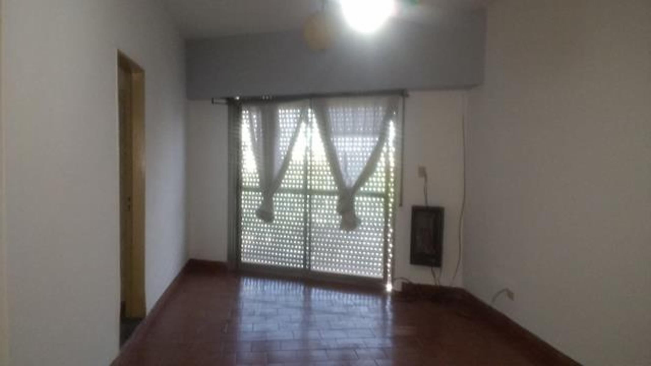 Av. Velez Sarsfield 1416 · La Matanza — foto 5