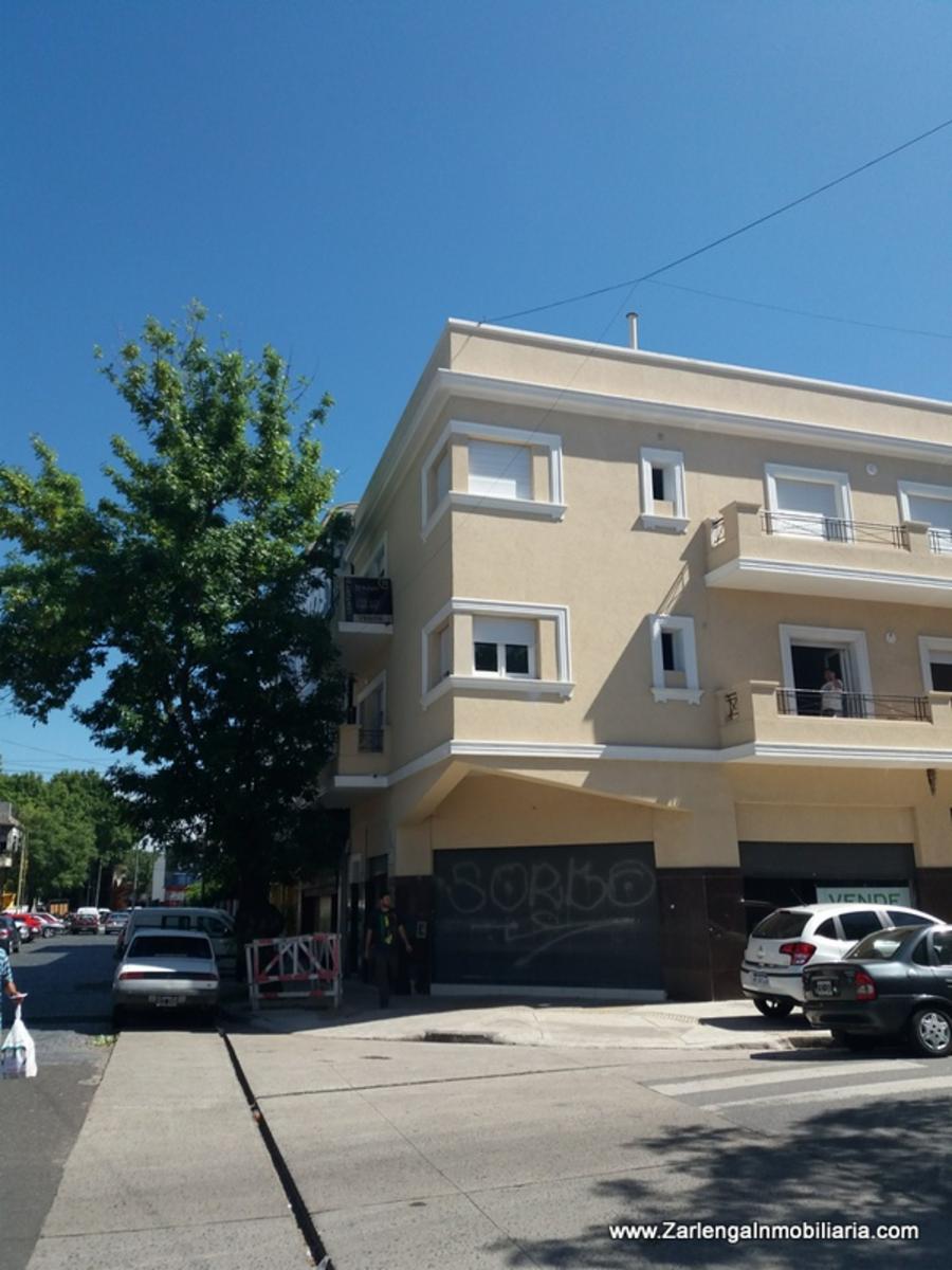 Mario Bernasconi 2200 piso 1ro.  Venta de 2 amb frente. terraza ,sin expensas
