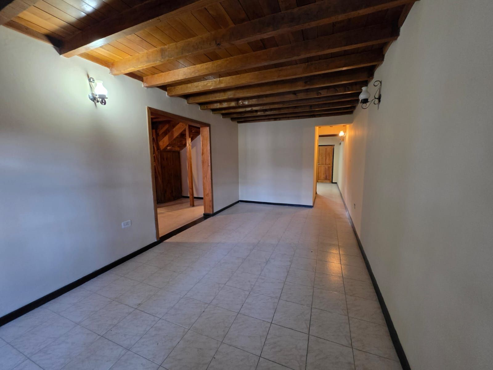 ALQUILER DE DUPLEX DE 4 DORMITORIOS EN EL CENTRO DE ESQUEL, CHUBUT