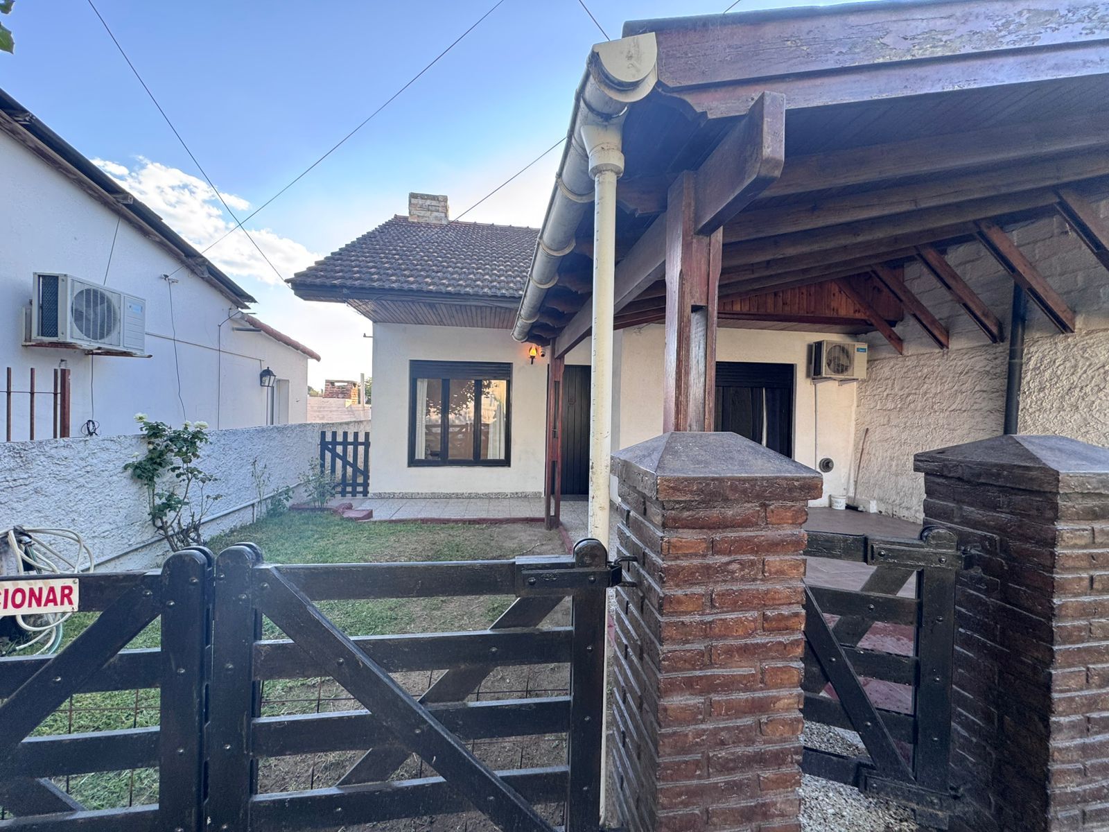 VENDO CASA EN MONTE HERMOSO