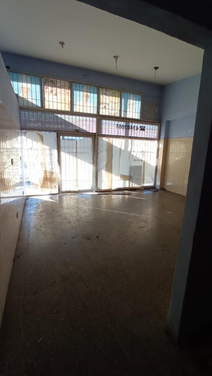 HIPOLITO YRIGOYEN 5600 · Lanús — foto 5