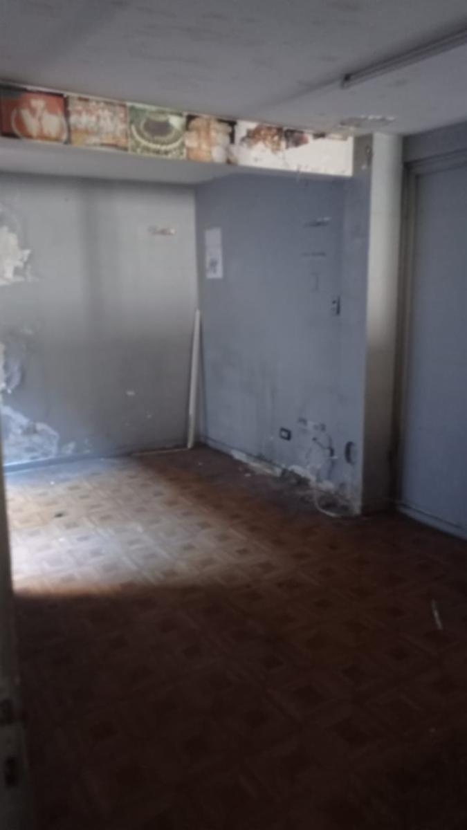 HIPOLITO YRIGOYEN 5600 · Lanús — foto 8