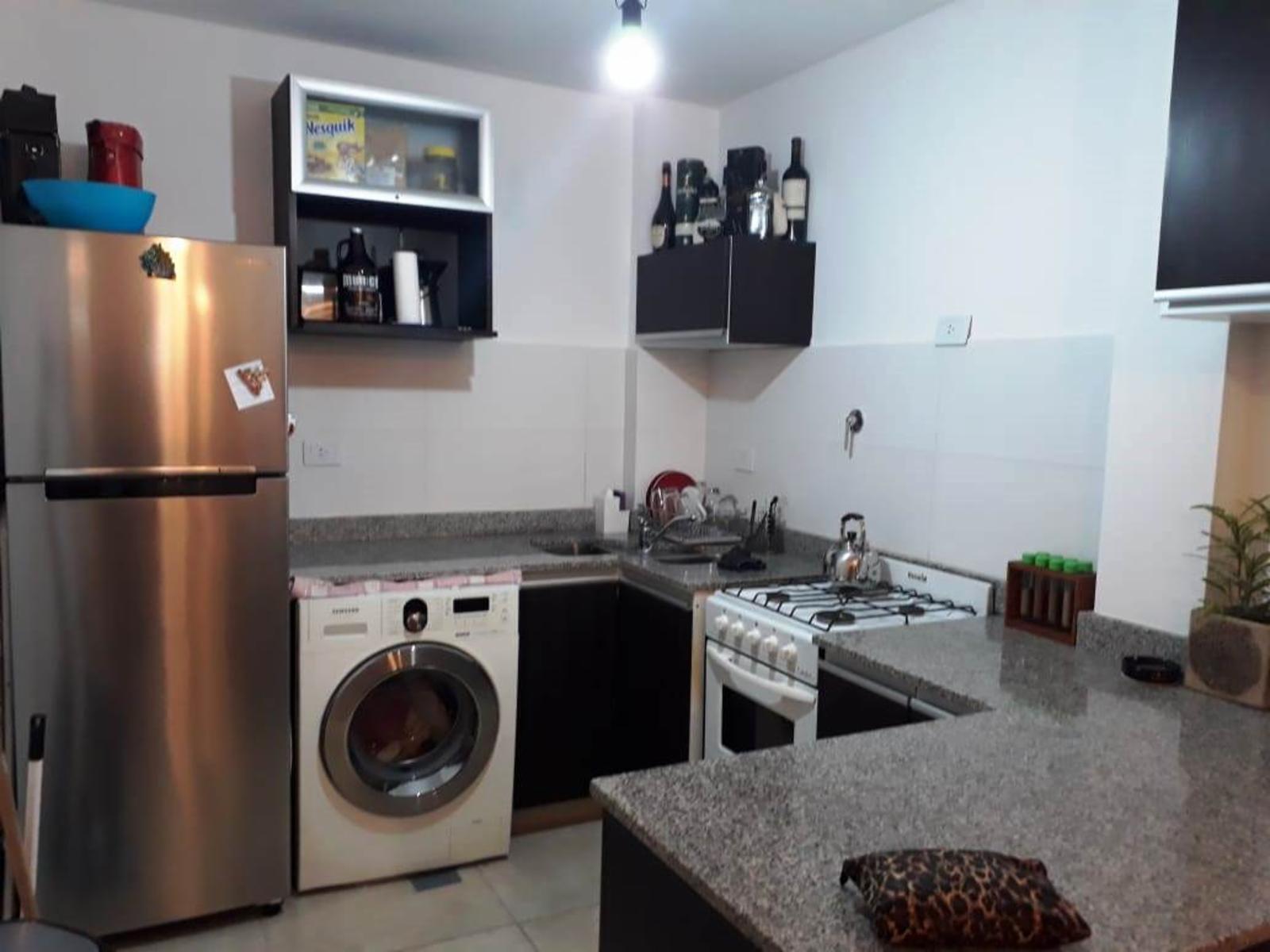 TUYUTI 800 · Lanús — foto 3