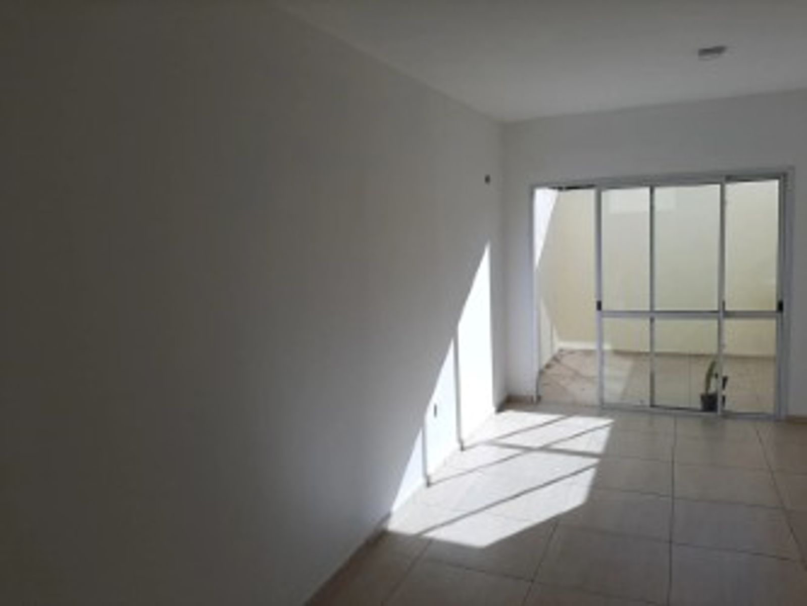 VENTA - DEPARTAMENTO MONOAMBIENTE CON PATIO MORON