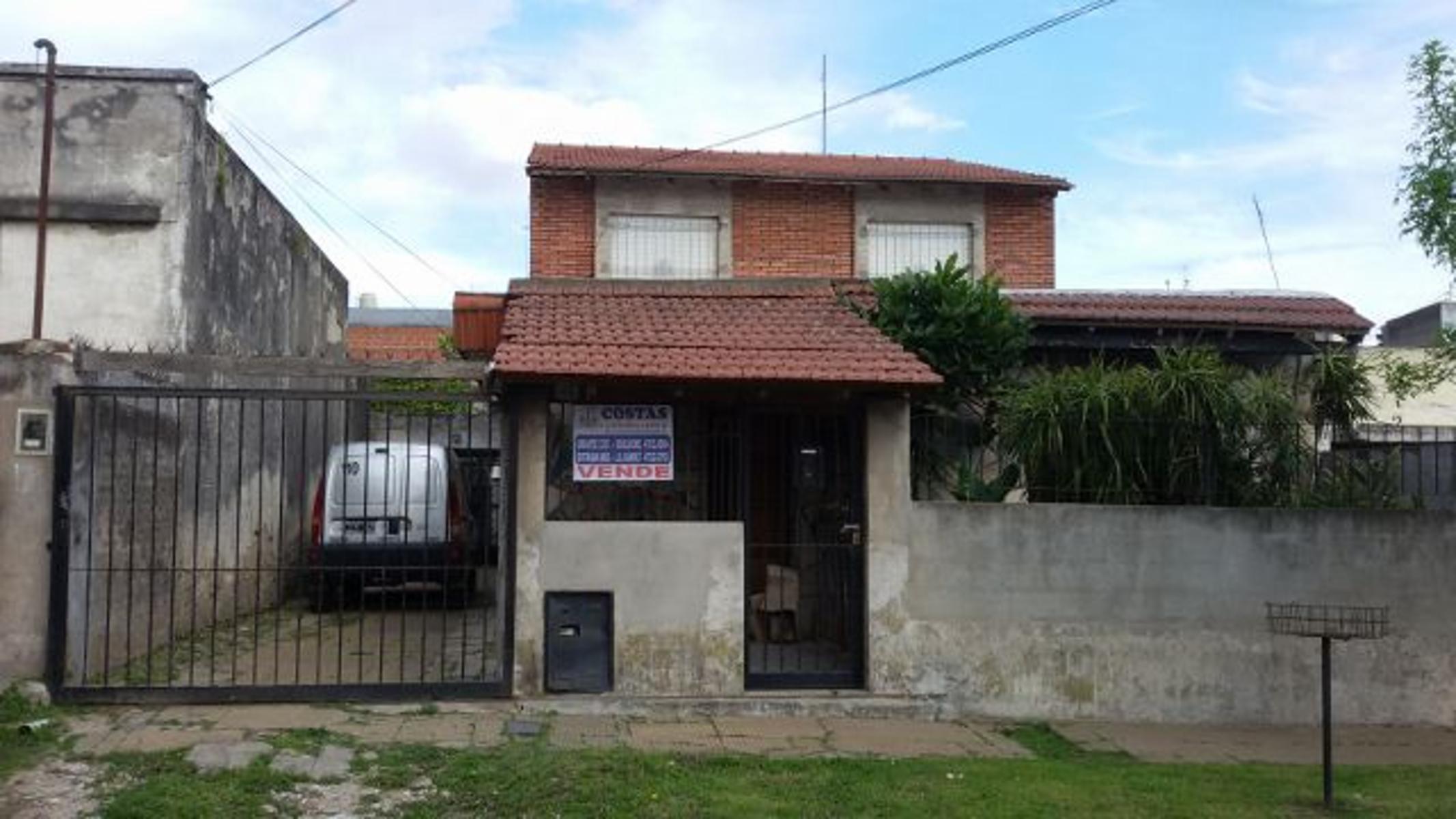 CASA DE 3 AMBIENTES CON DEPTO AL FDO