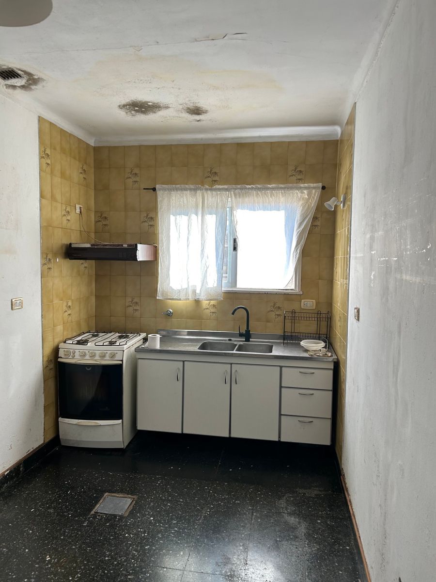 AVIADOR KOEHL 2285 · Tres De Febrero — foto 36