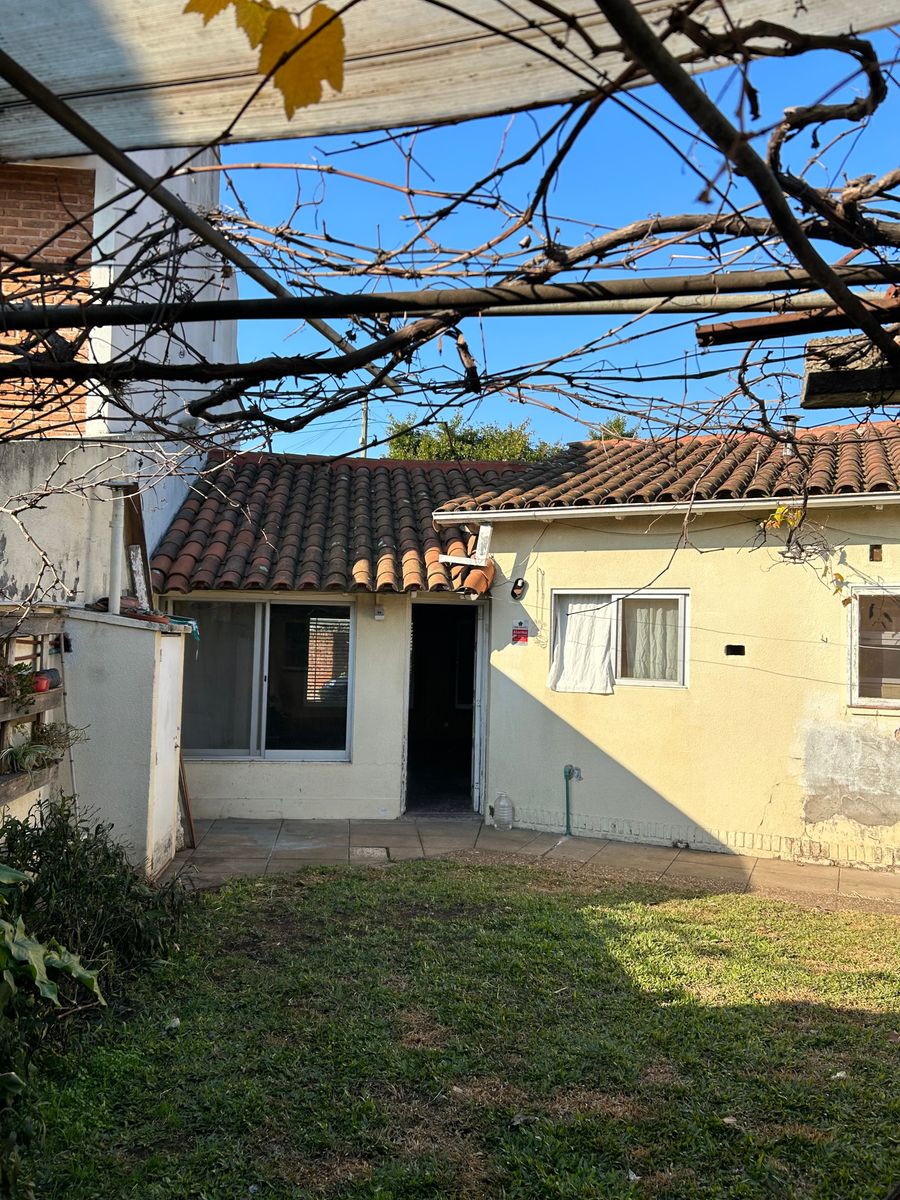 AVIADOR KOEHL 2285 · Tres De Febrero — foto 40