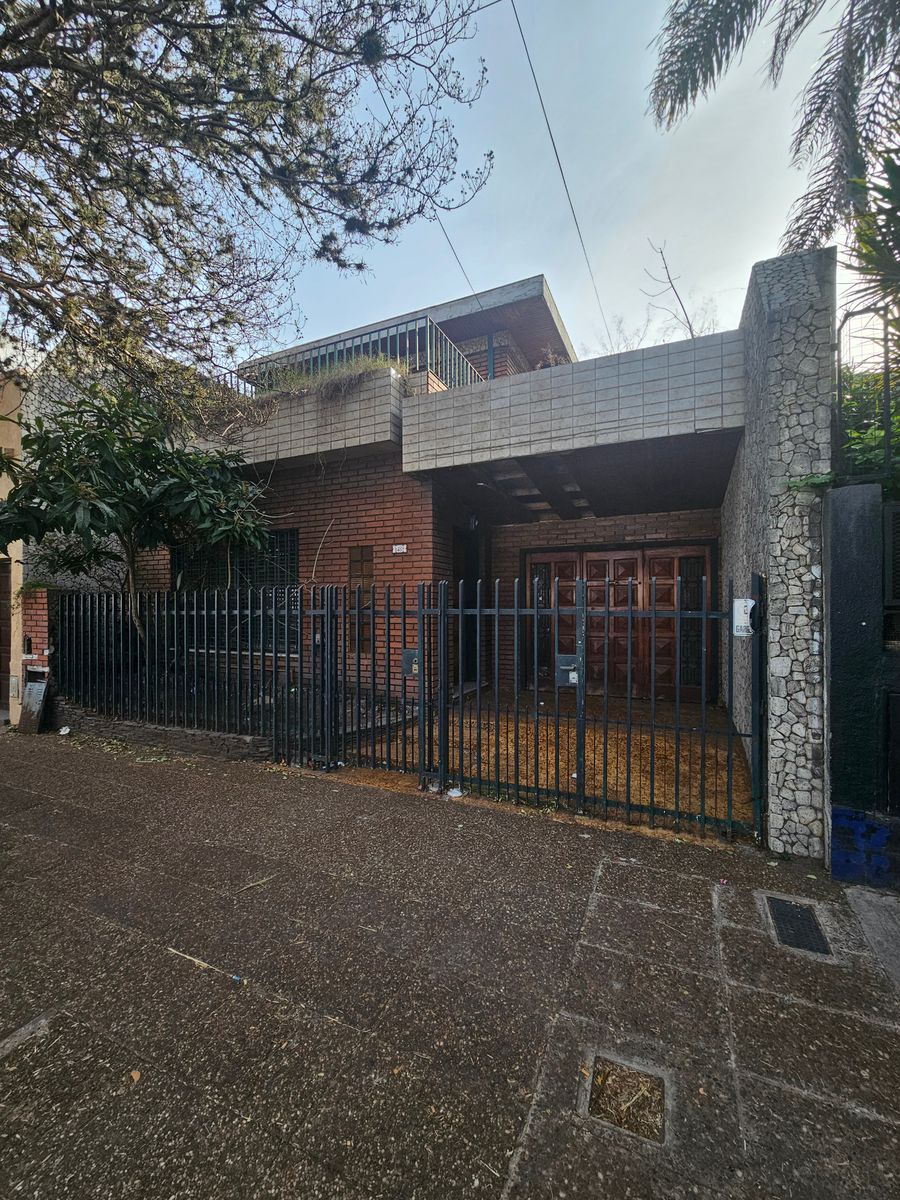 Casa en Venta 4 Ambientes Amplio con Parrilla y Garage