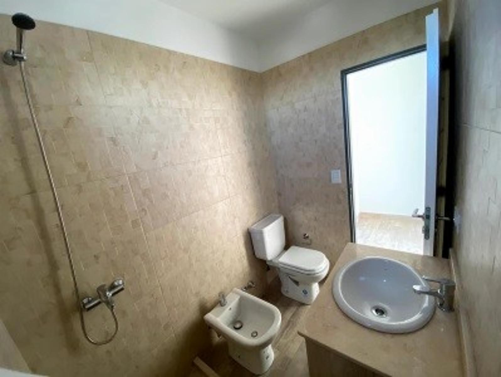 Int. Grant 388 · Morón — foto 14