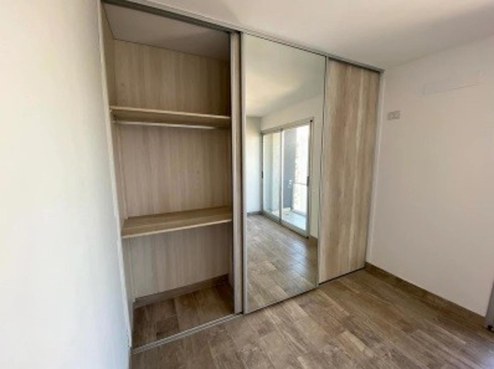 Int. Grant 388 · Morón — foto 18