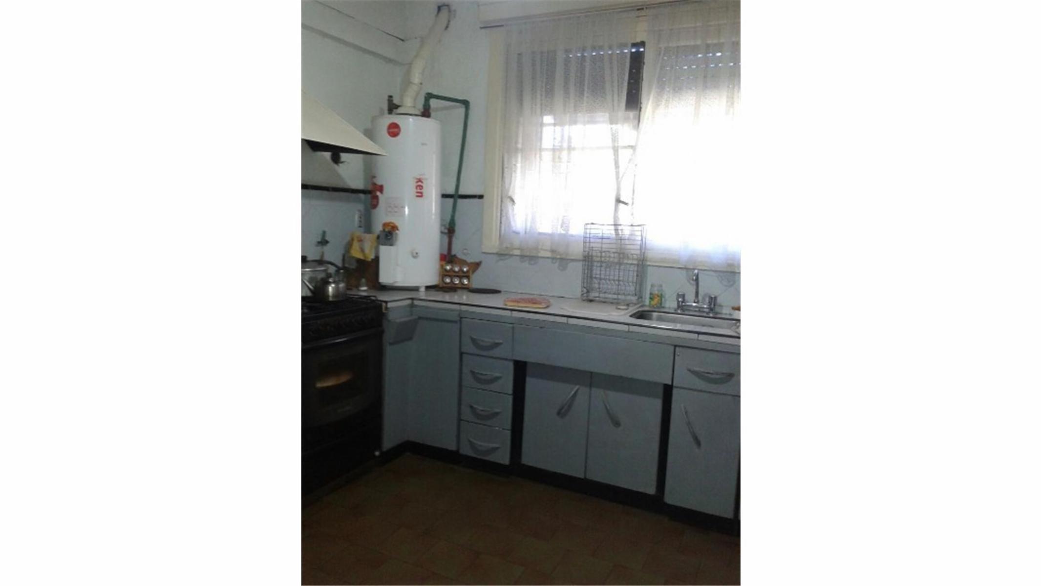 VENTA CASA 4 AMBIENTES LOTE 10 X 42,5  SAN JUSTO