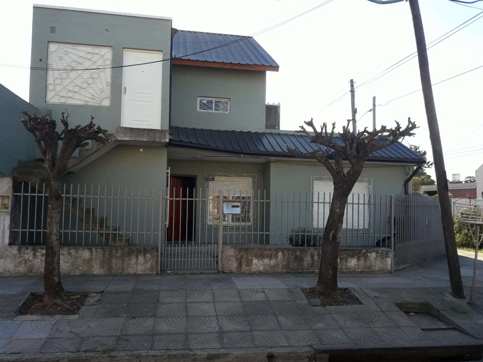 CASA DE 6 AMB. LOTE 11x22 - IDEAL 3 FLIAS - THAMES 1500 - VILLA LUZURIAGA