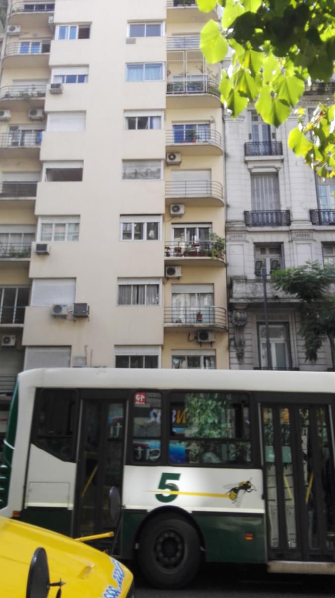RETIRO PISO EXCELENTE VISTA SOBRE AV. SANTA FE PLAZA SAN MARTÍN