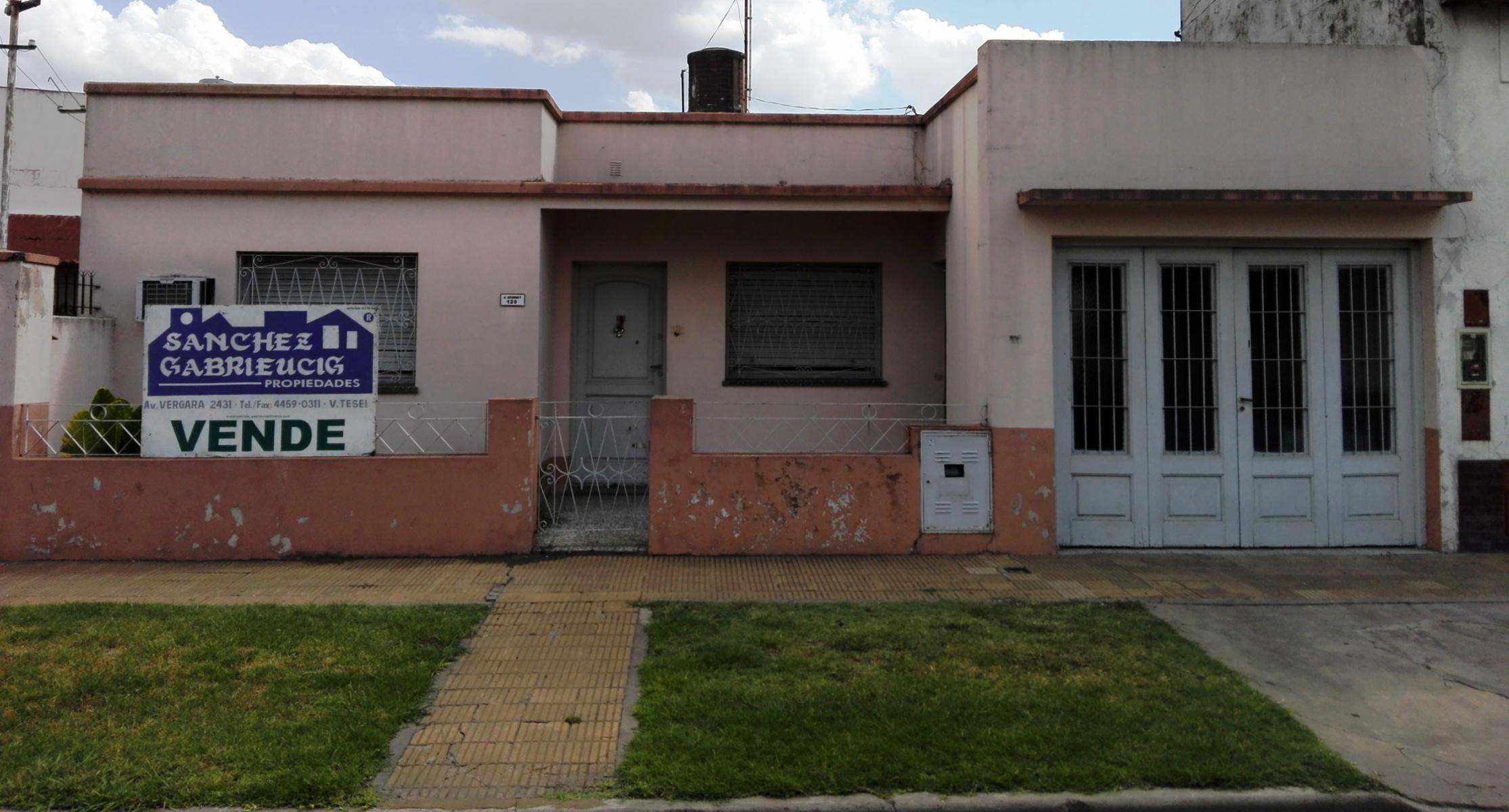 Excelente ubicación, a 200 metros de Av. Vergara - Centro de Villa Tesei