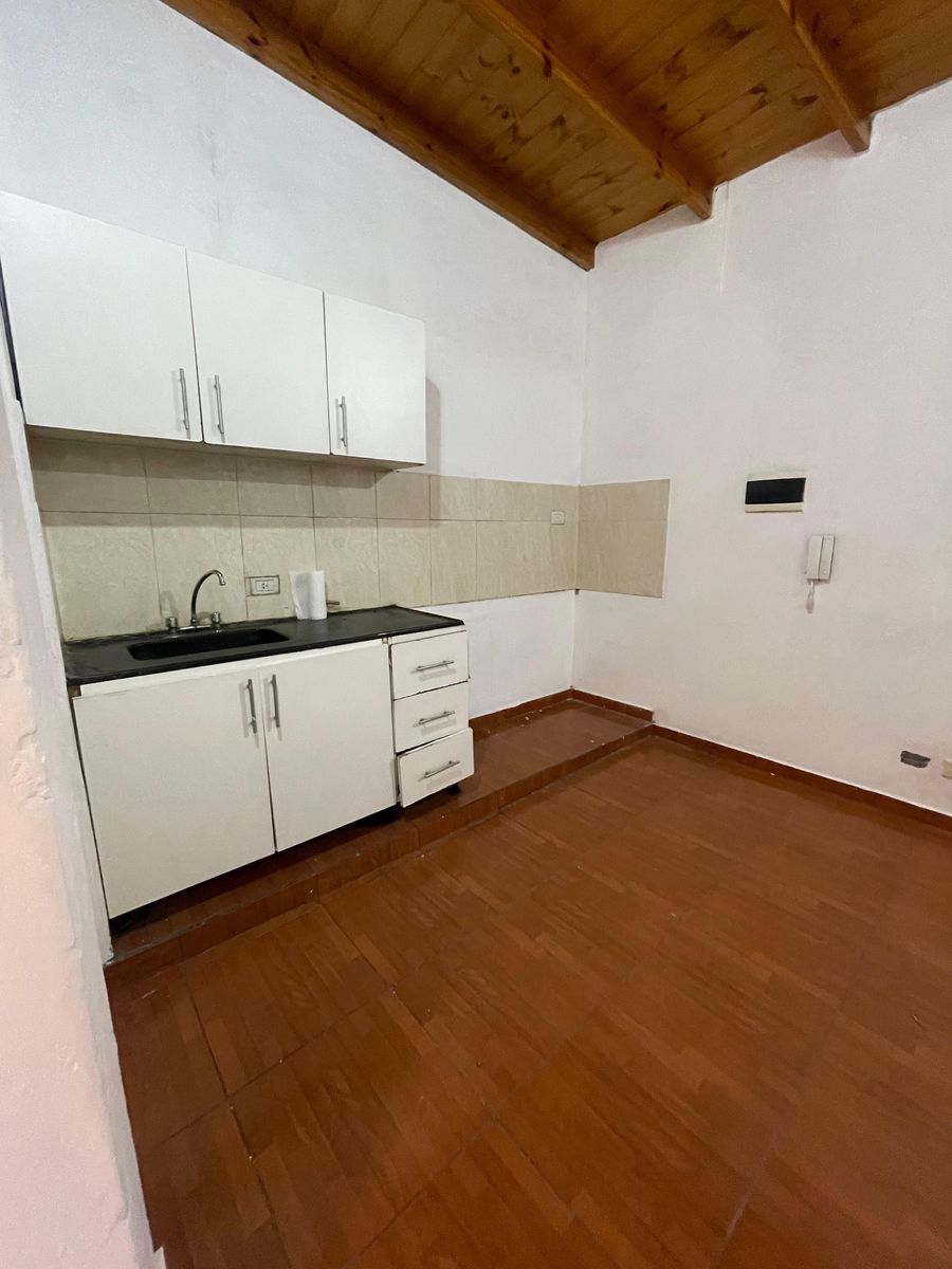 Departamento 3 Ambientes En Primer Piso frente