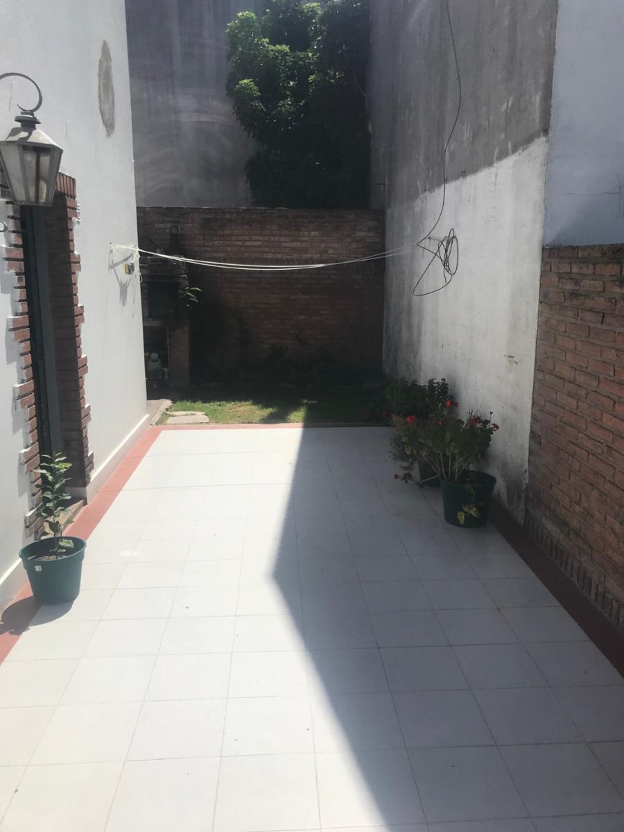 ESTEBAN DE LUCA 1125 · Hurlingham — foto 3