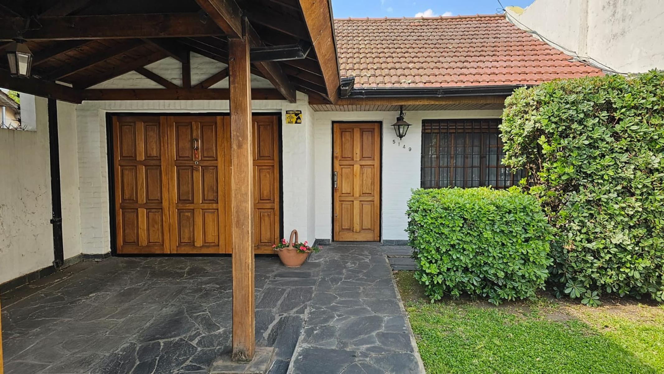 VENTA DE CASA CUATRO AMB, ZONA VILLA BALLESTER