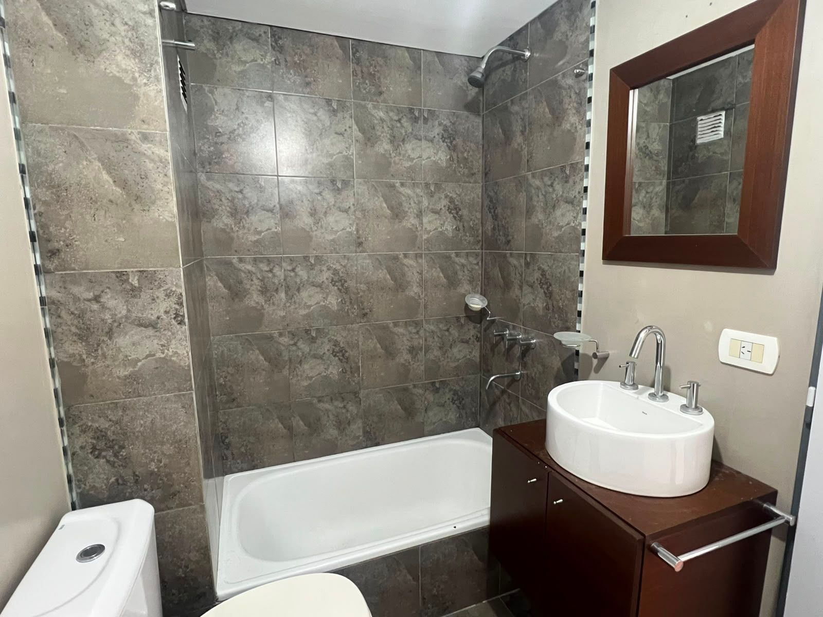 basualdo 142 · Villa Luro — foto 3
