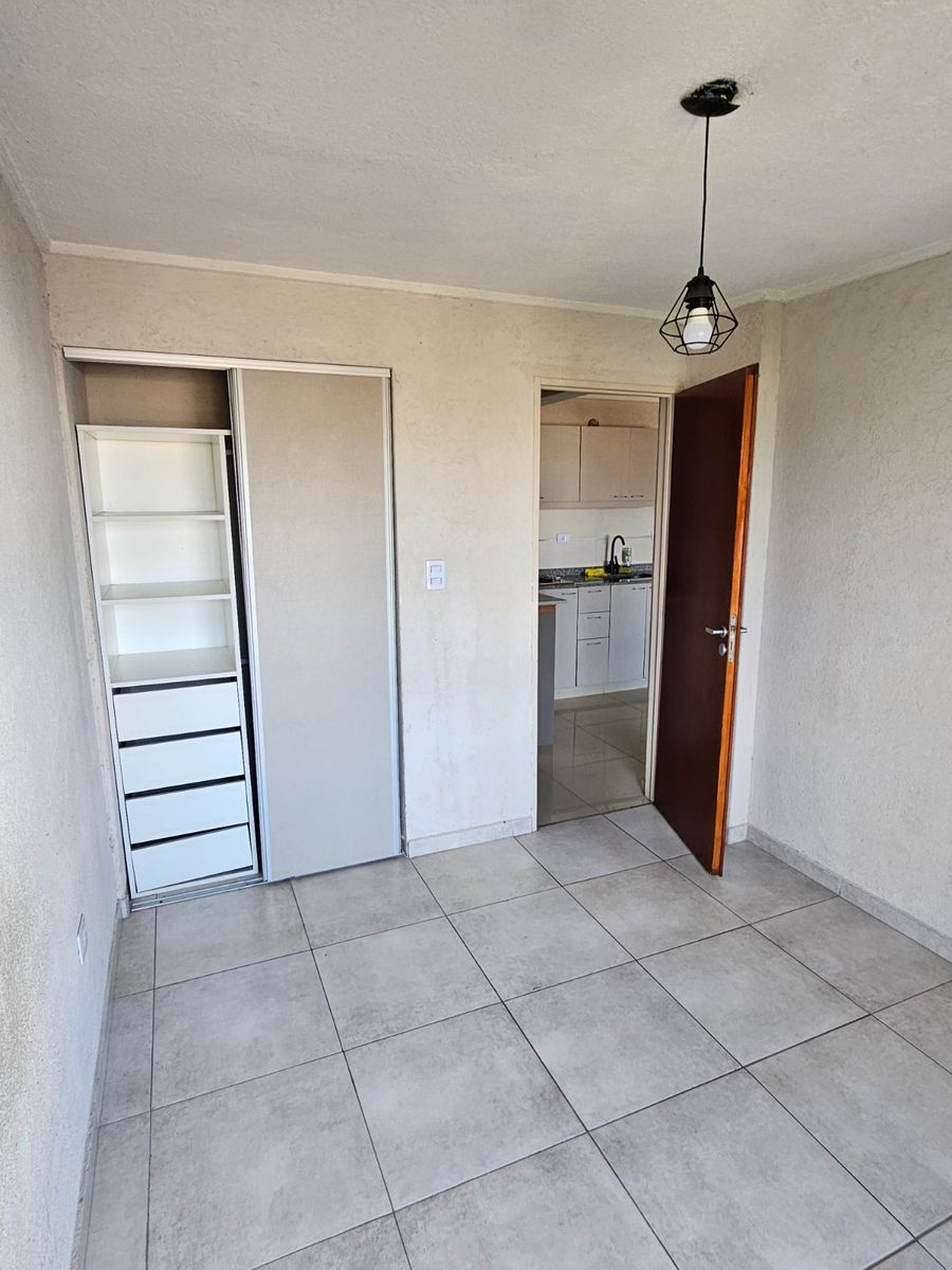 Alquiler 2 Ambientes Primer Piso Contraf. En Haedo