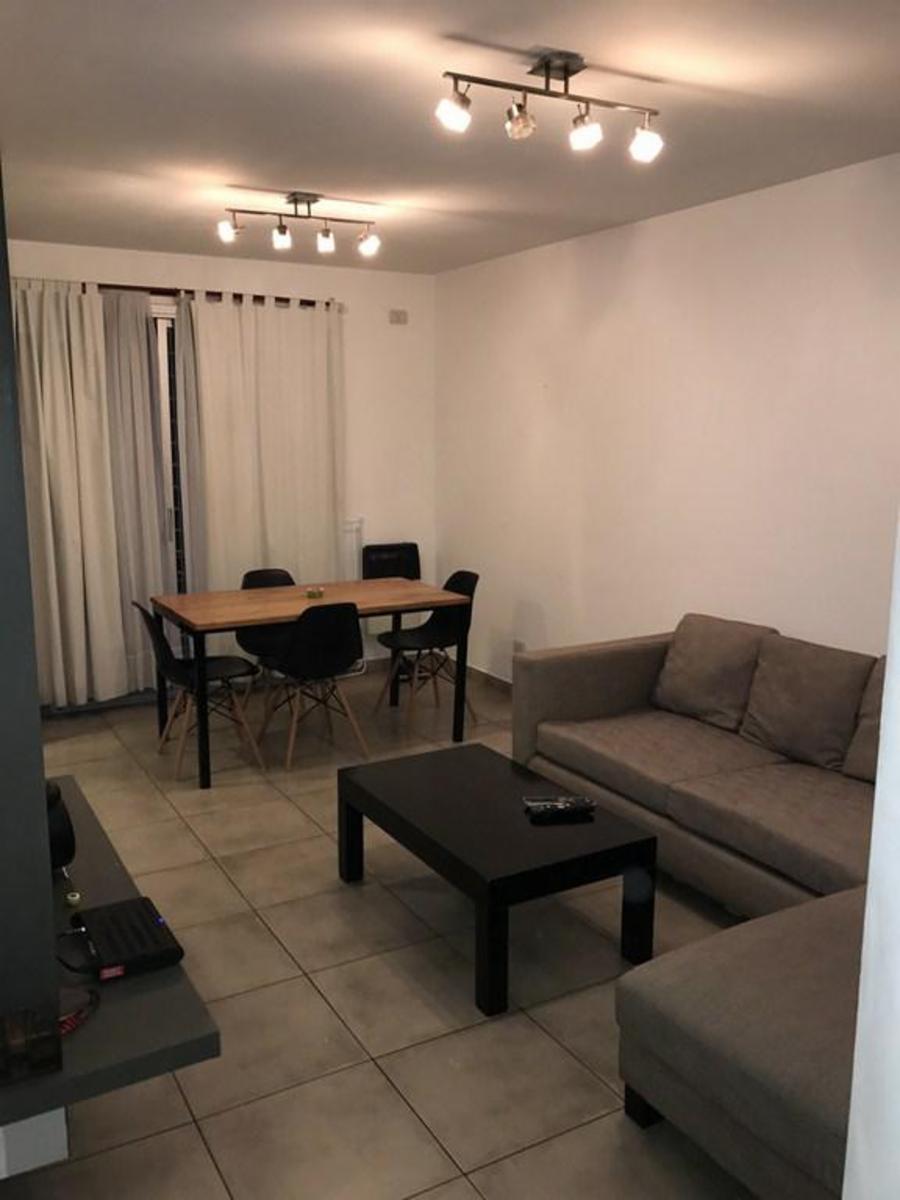 Ada Elflein 2566 · Morón — foto 5