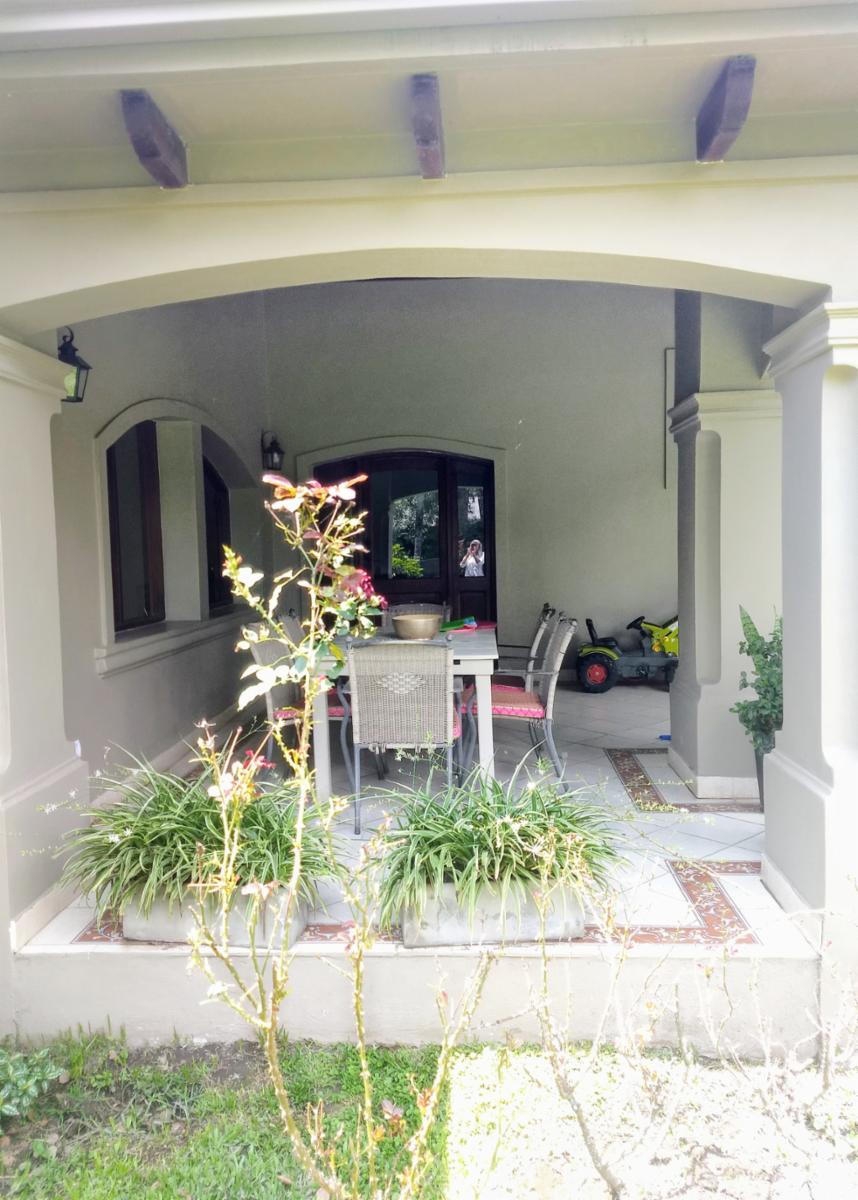 Vendo casa 4 dormitorios apta credito Yerba Buena Golf Country Club · Yerba Buena — foto 4