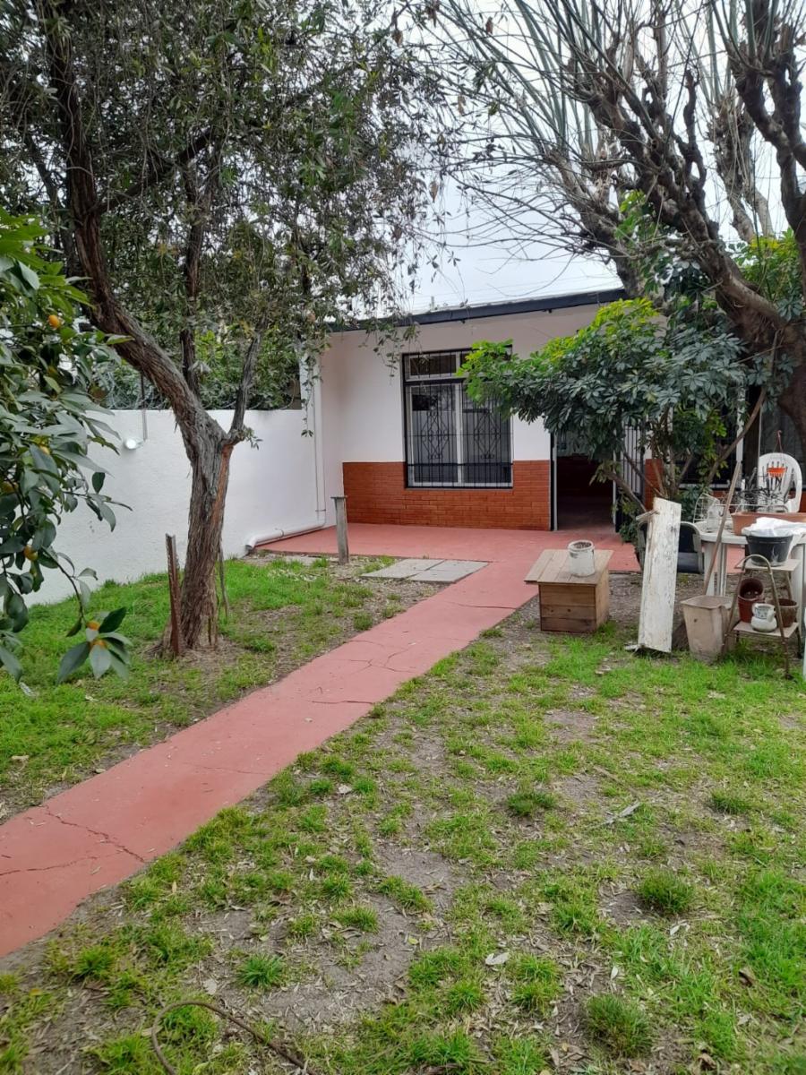 Casa de cinco ambientes a la venta en José C Paz