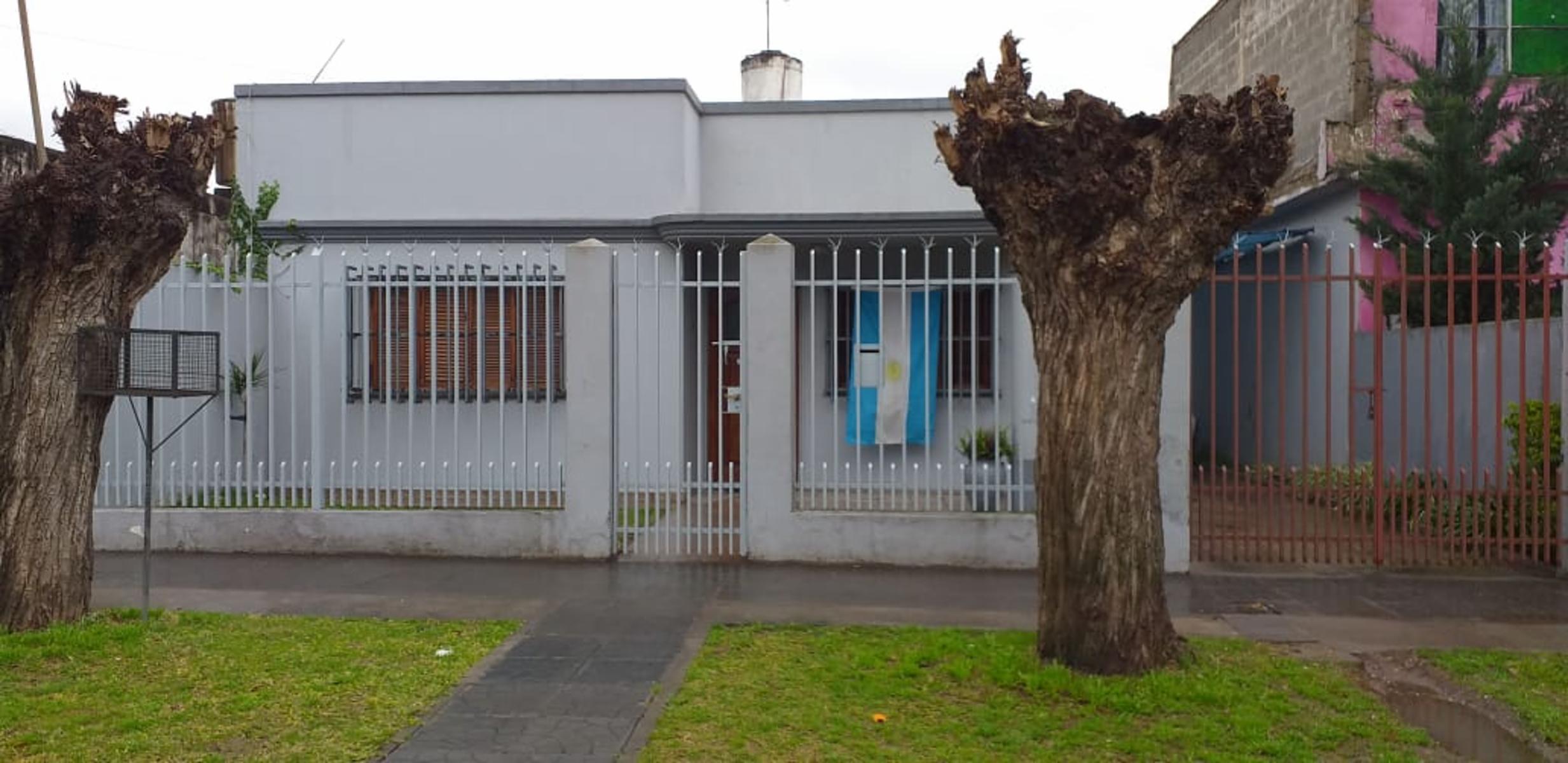 casa 3 amb con jardín y cochera - Billinghurst - San Martín