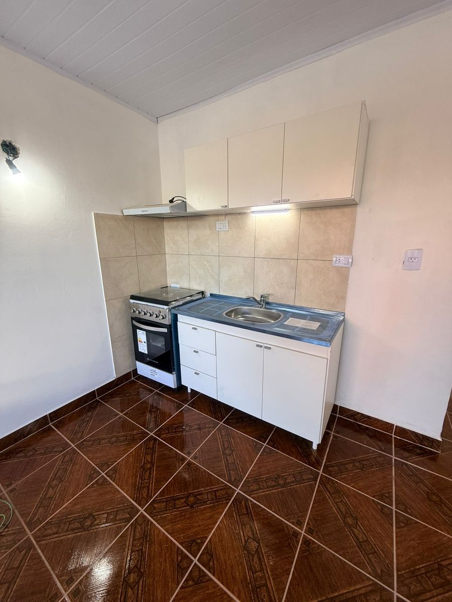 MAESTRA HECHT 1036 · Hurlingham — foto 3