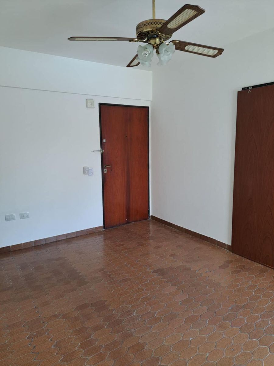 AV: Ricardo Balbin 2354 · San Martín — foto 3