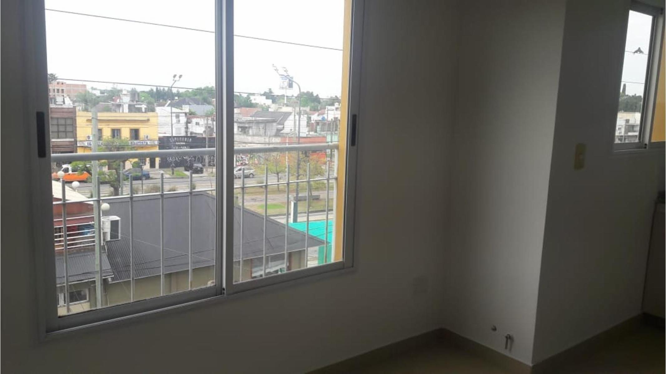 Manuel Lainez 900 · Morón — foto 11