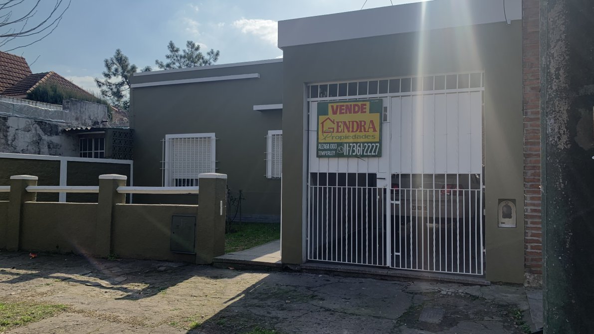 Casa Con Cochera En Excelente Zona - Gendra Propiedades