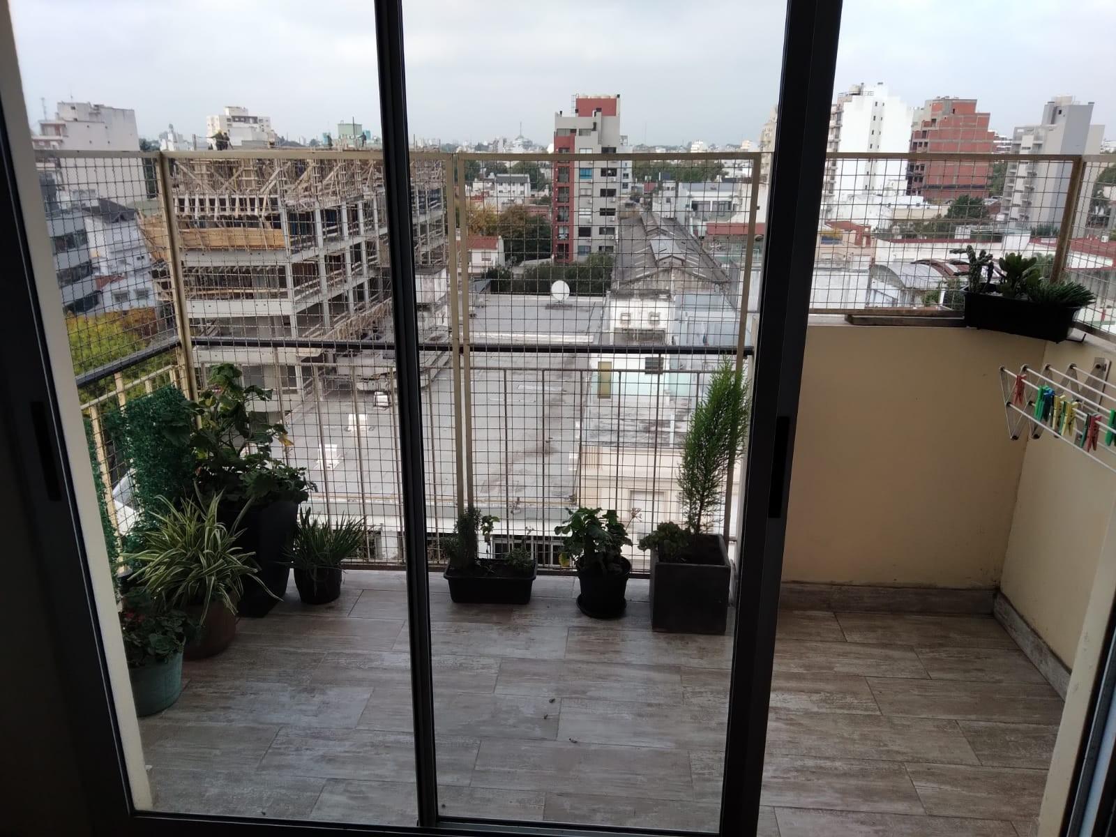 Oportunidad Dto 2 amb, con posibilidad de 3 amb. con balcon corrido