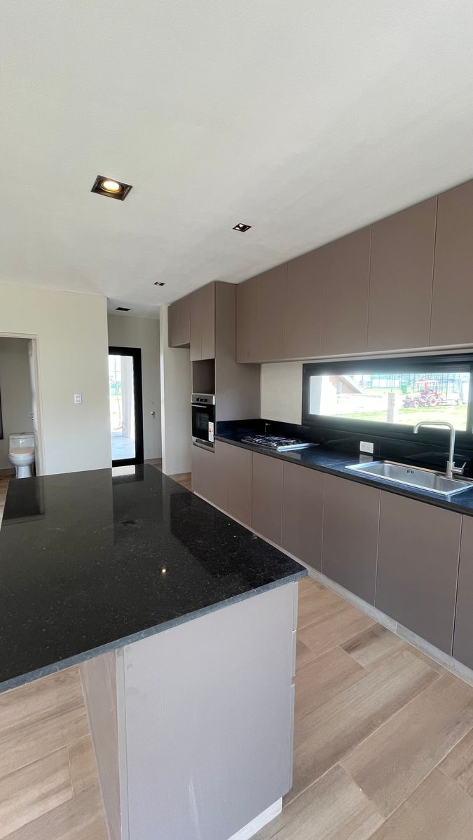 ALQUILER CASA 3 DORMITORIOS EN COUNTRY VIENTO SUR · Lules — foto 4