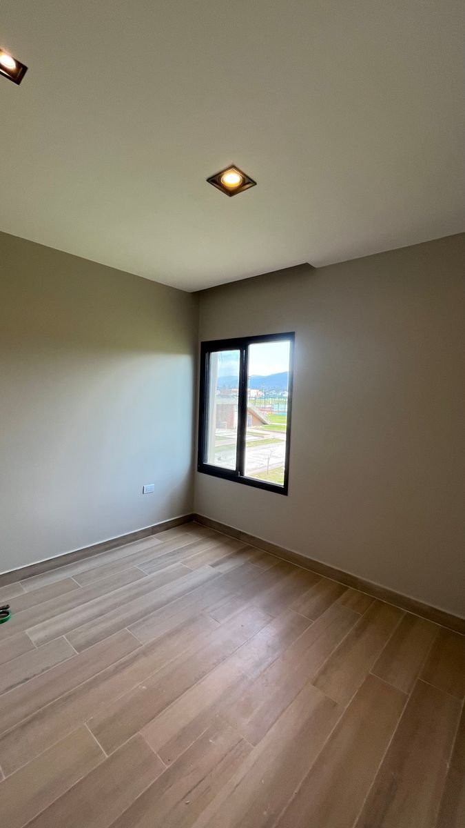 ALQUILER CASA 3 DORMITORIOS EN COUNTRY VIENTO SUR · Lules — foto 10