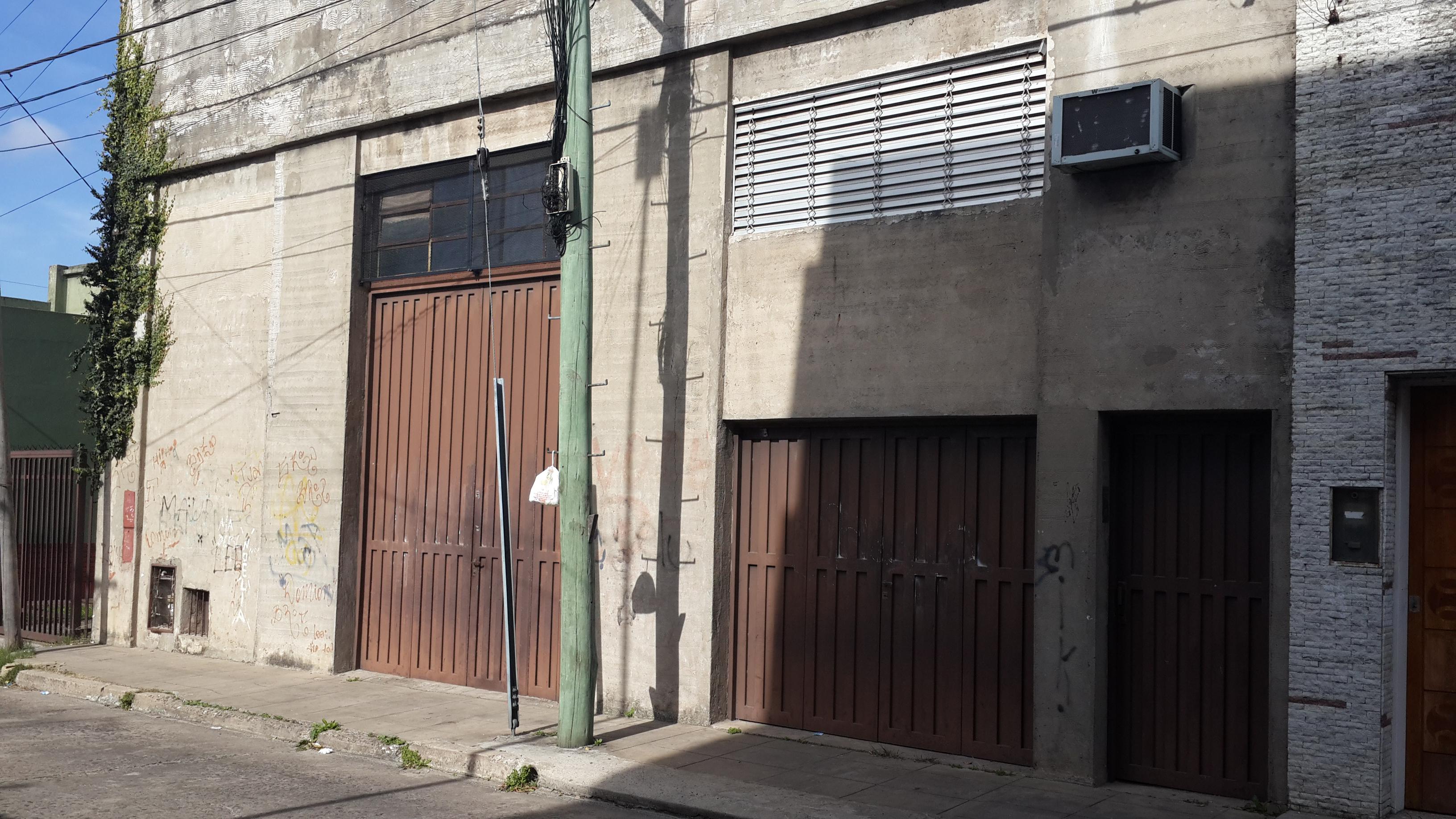 SE VENDE GALPON A METROS DE AVENIDA PRINCIPAL 