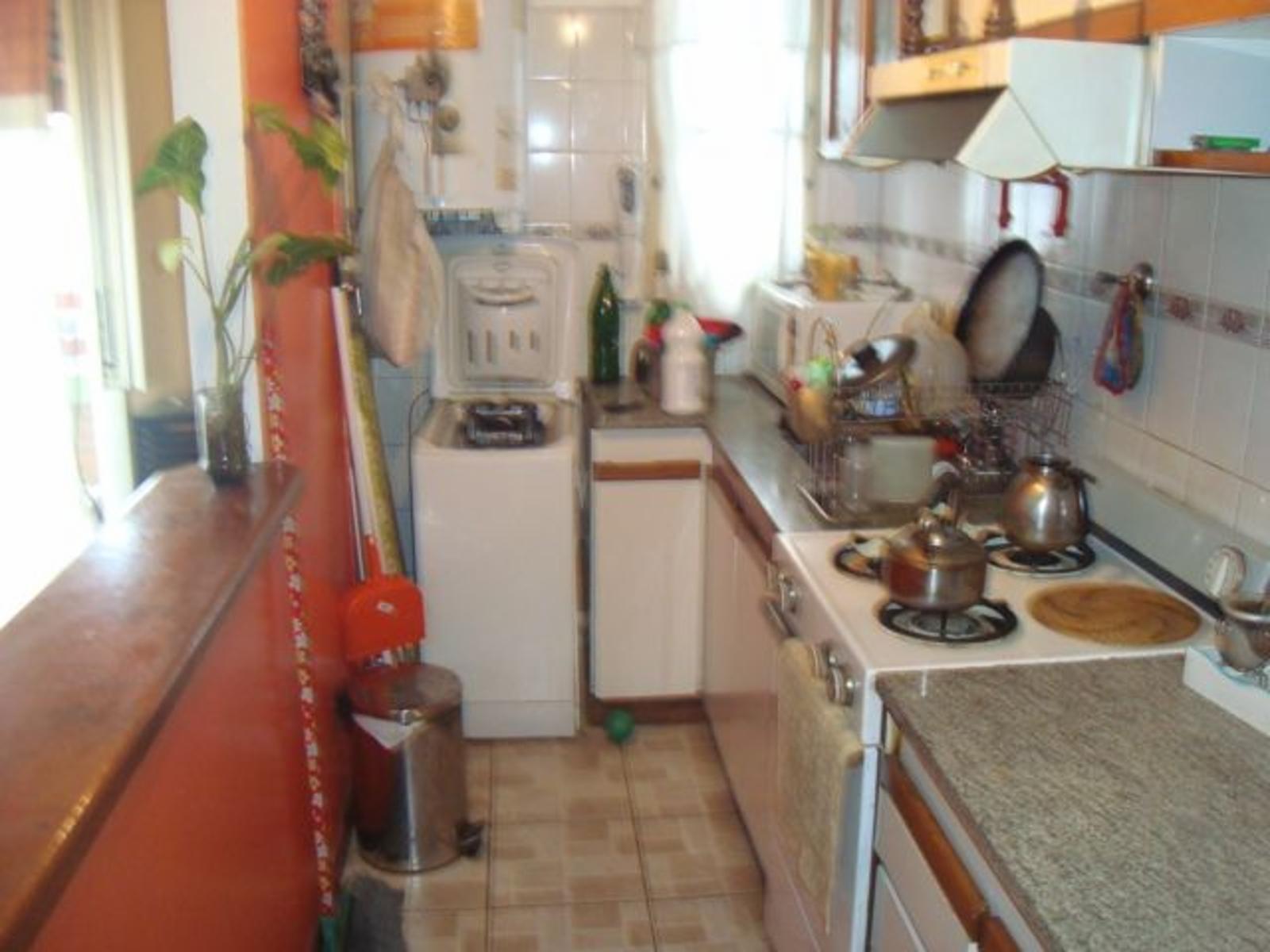 alsina 572 · Almirante Brown — foto 5