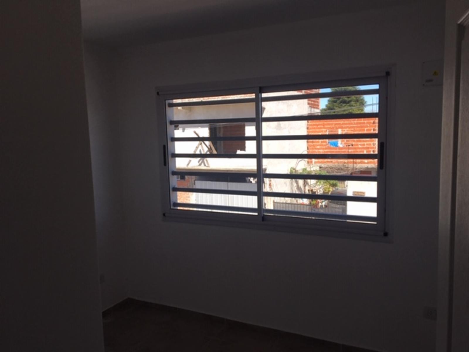 Tupungato Esq. Rio de la Plata · Quilmes — foto 3