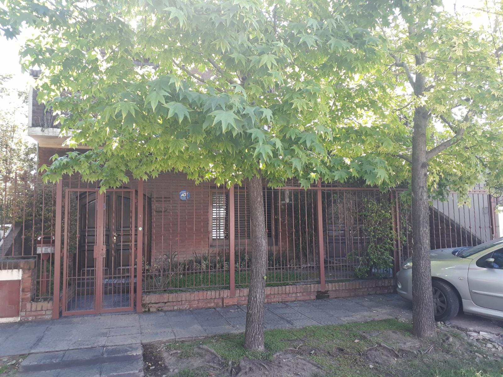 Casa En Venta Arrecifes 1100 Castelar