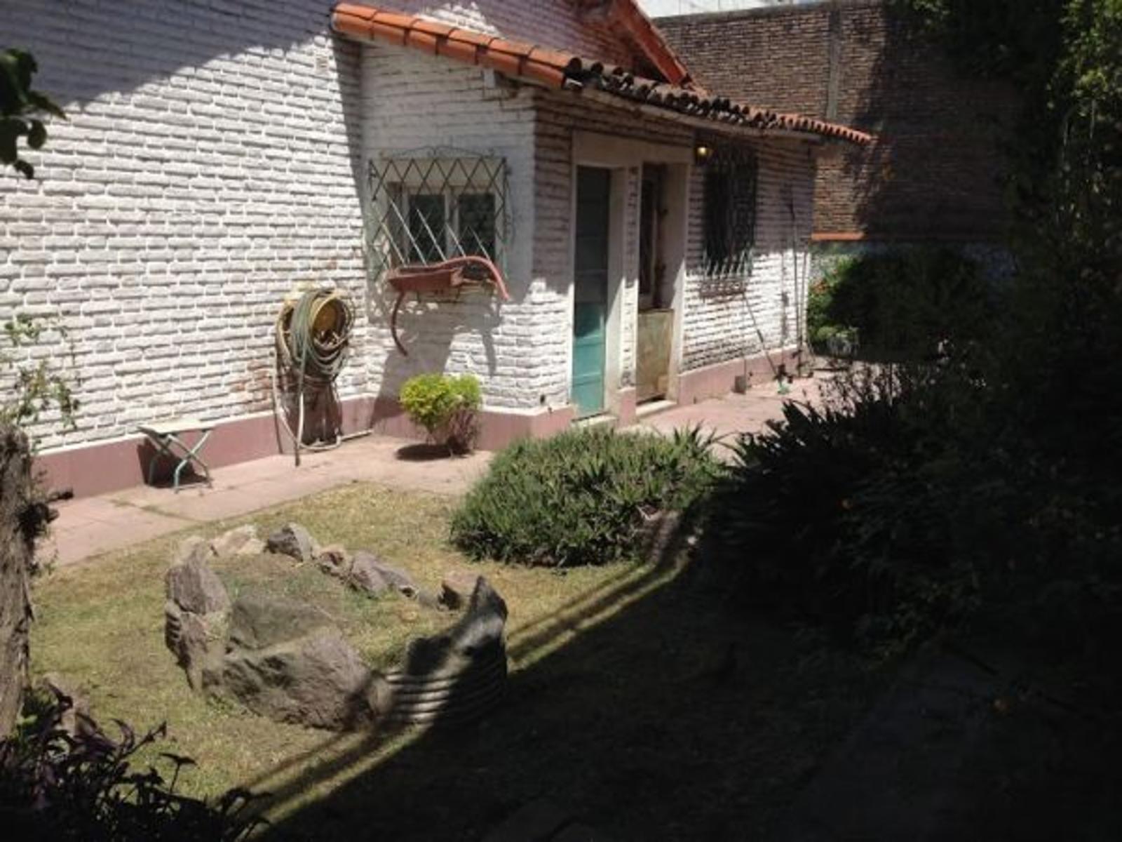MALVINAS ARGENTINAS 1551 · Almirante Brown — foto 4