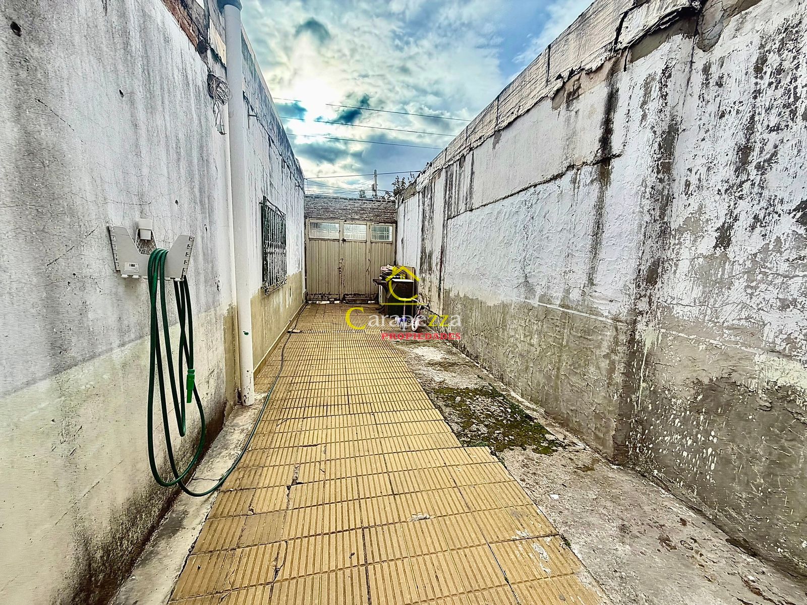 Claudio Castro 1250 · Tres De Febrero — foto 23