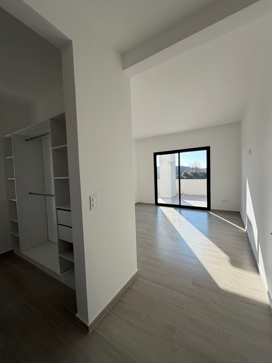 Los Arenales 1110 · Escobar — foto 11